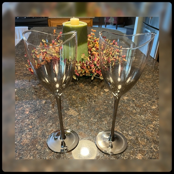 Unbranded Other - Pair of Tall Graduated Silver Unique Shaped Wine Glasses